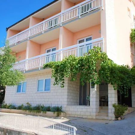 Apartment Ugljesic Stanici